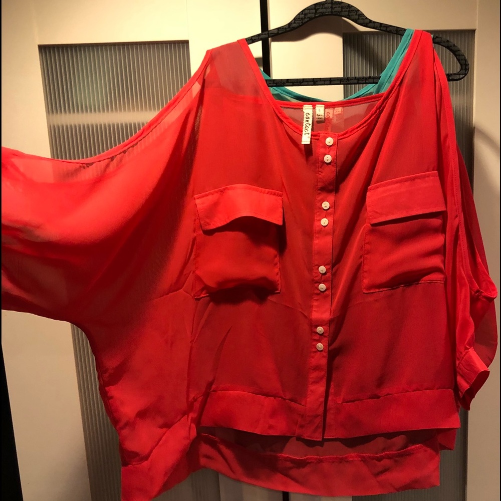 ARM SLIT BLOUSE